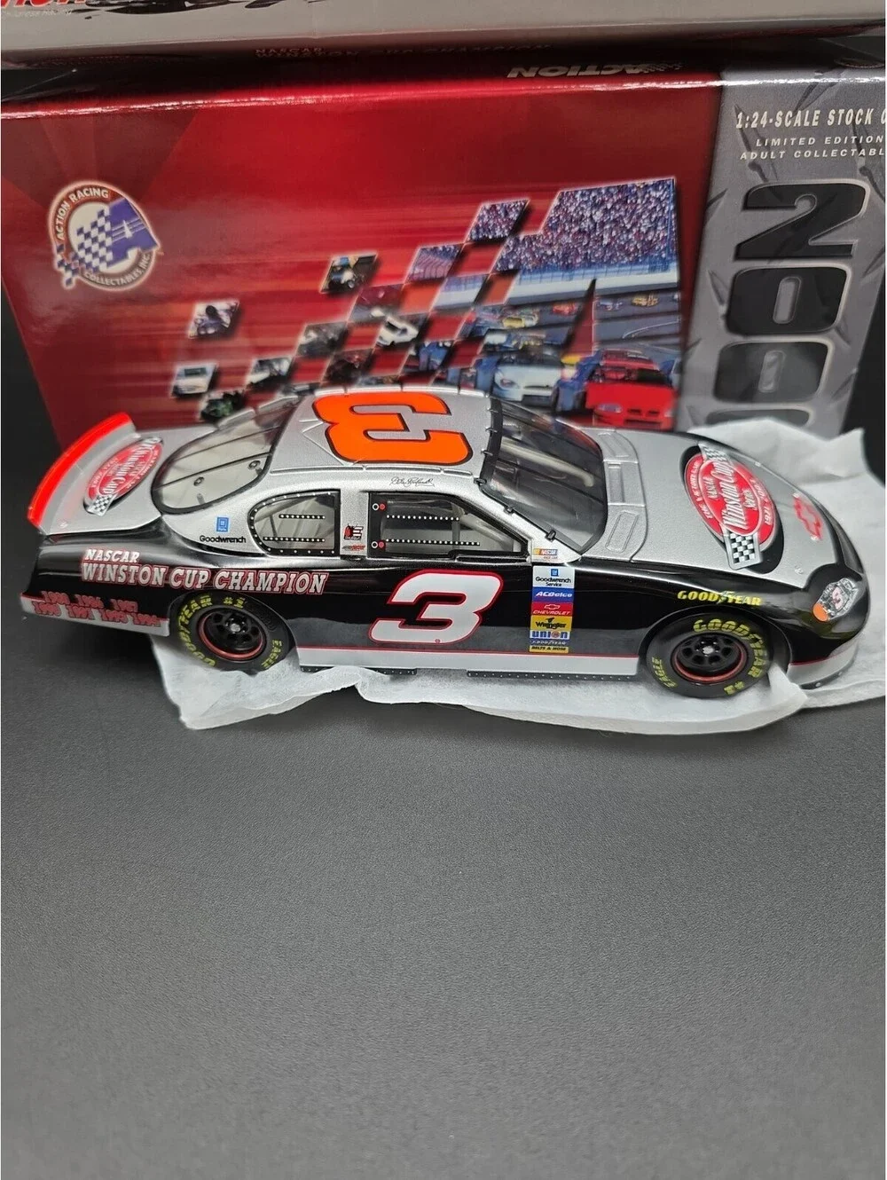 Action Platinum 1:24 Dale Earnhardt 1994 Chevy Monte Carlo #3 Diecast Car